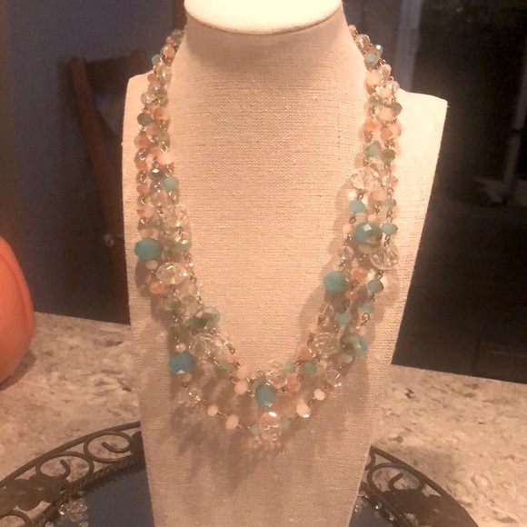VINTAGE BEADED NECKLACE - Picture 1 of 3